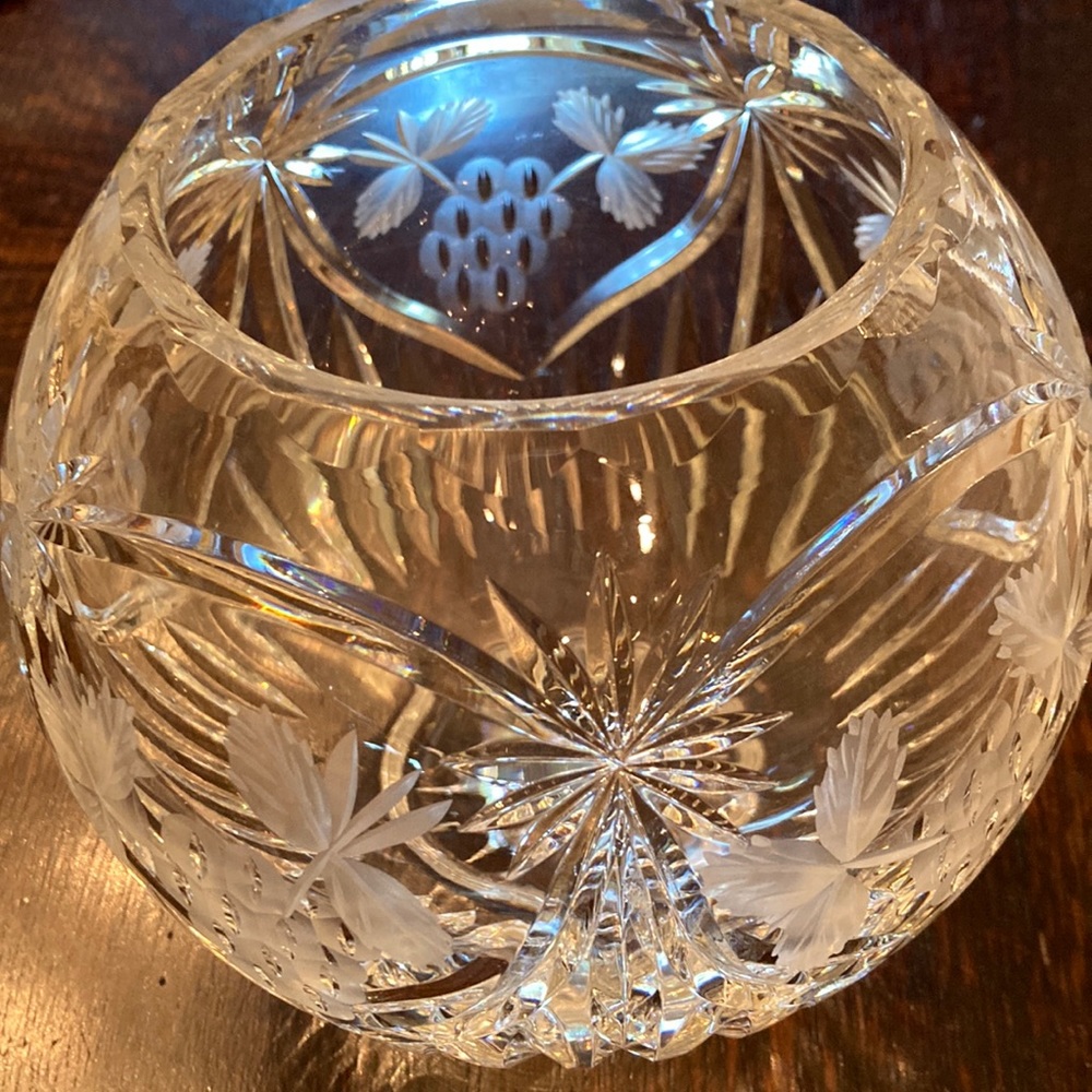 Cut glass bowl